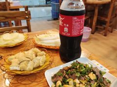 凉拌香菜牛肉-大鼎石锅鱼(春江里店)