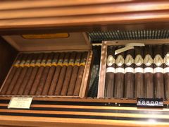 -LaClub雪茄店(上海浦东香格里拉店)