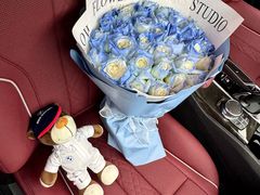 -上海宝信宝马4S店