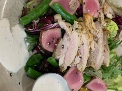 照烧鸡肉配牛油果拉法沙拉-HELLO 27 意面·沙拉·帕尼尼