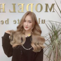 -MODEL'S HAIR