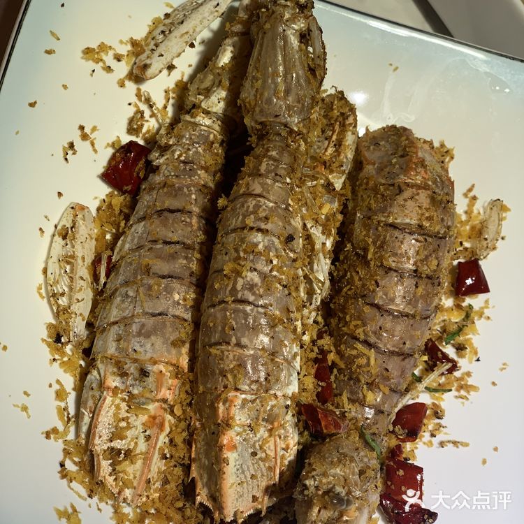 来三亚旅游的第一天就爱上了海南糟粕醋火锅😍😍