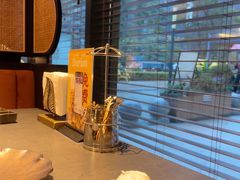 -铭牛烧肉·和牛海鲜自助(高新月牙湖店)