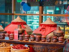 -彩云天云南餐厅