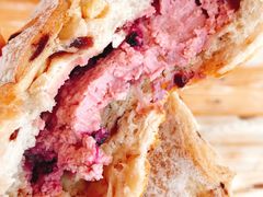 蓝莓三角芝士-Juicy Bakery(大学路店)