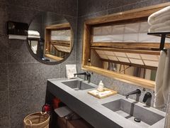 -悟空山宿陨石私汤温泉酒店(神舟大道地铁站店)