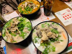 招牌炸酱小锅米线-肥汁米蘭香港米线(宁波路总店)
