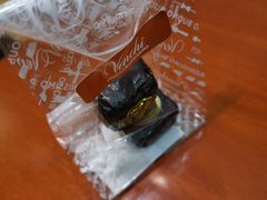 -VENCHI 闻绮(上海佛罗伦萨小镇店)