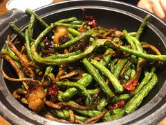长豆角炒茶树菇-大厨小馆(华阳城店)