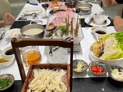 -红鼎豆捞·非遗鲍皇汤火锅(宝丰路店)