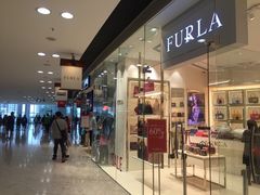 -东荟城名店仓