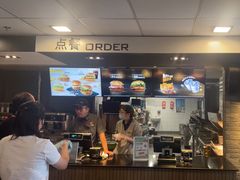 -麦当劳(国家体育场南路店)