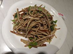 鸡蛋豆腐丝-蛙蛙叫干锅年代(簋街总店)