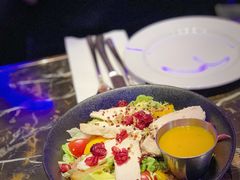 养生鸡胸肉鲜果色拉-MOSSO德国餐厅·音乐酒吧(环宇荟店)