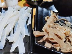 -果松木炭酸菜铜火锅·外婆参鸡汤