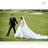 没有人能拒绝大场面草坪婚纱照的诱惑