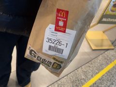 -麦当劳(上海虹桥站30B检票口楼上)