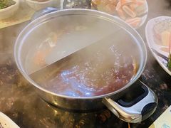 鸳鸯汤底-阪尚皇·原切牛排·烤肉火锅自助(北京路店)