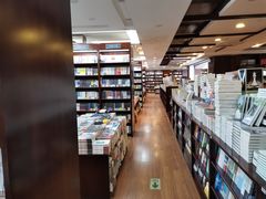 -新华书店(泉城路店)