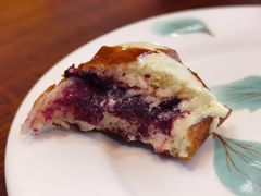 现熬蓝莓芝士碱水棒-PAOPAO Bakery&Café(港汇店)