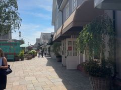 -伦敦比斯特购物村