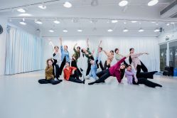 -深舞形体民族舞蹈工作室