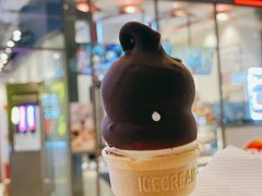 巧克力脆皮双球甜筒-DQ·蛋糕·冰淇淋(万象城店)