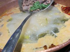 -洱火云南酸菜牛肉火锅(石景山当代商城店)