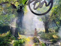 -Chom Cafe and Restaurant