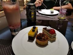 鸡尾酒自己调-惠州皇冠假日酒店·西餐厅·自助餐厅
