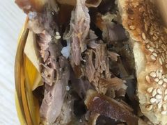 -洪峰浩老北京烧饼夹肉(角门路店)