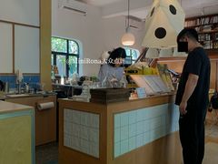 -彳亍咖啡·这里(水湾路店)