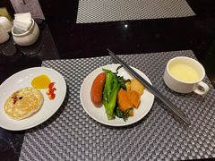 -茂名熹龙国际大酒店(人民广场高铁站店)