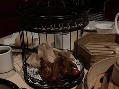 招牌脆皮乳鸽子-避风塘(宝山万达店)