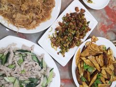 -王三美食(荷斯坦牛路店)