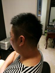 -苑苑发型设计