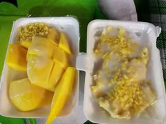 -芒果糯米饭摊子