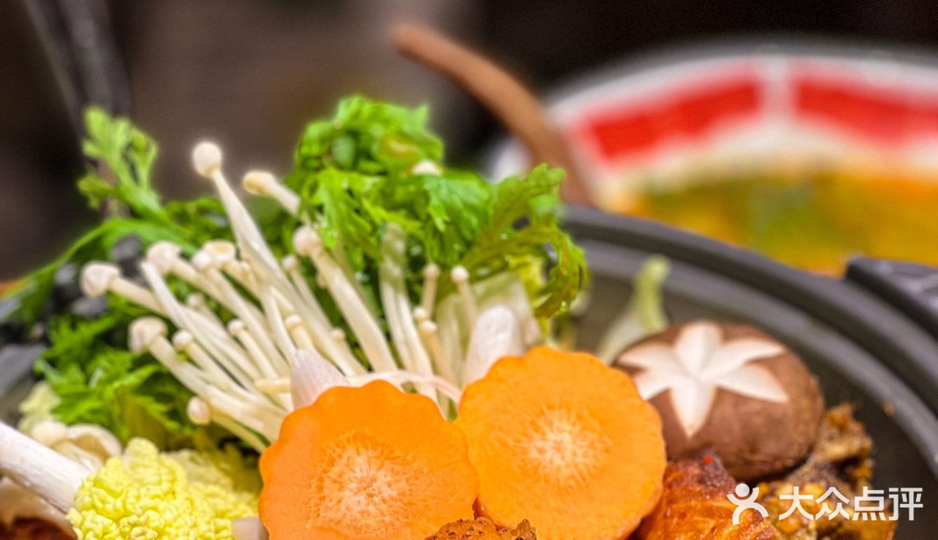 朝天门江景尽收眼底，重庆氛围感日料来啦