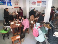 大堂-宝瑞门钉肉饼店