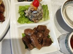 皮皮虾蟹糊黄泥螺三拼-金米箩大酒店(五角场店)