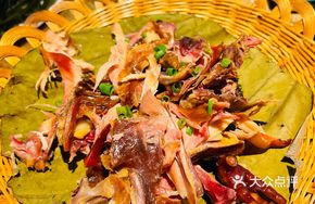 Lotus Leaf Hand-Shredded Chicken (Half)