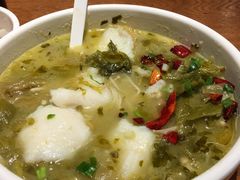 -渝是乎酸菜鱼(龙旗购物中心店)