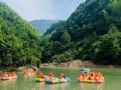 -安吉龙王山峡谷漂流