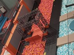 -极限PLAY运动娱乐新世界·团建派对潮玩休闲馆·室内蹦极高空游乐园