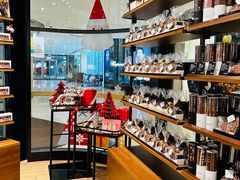 -Laderach 莱德拉(上海环贸iapm店)