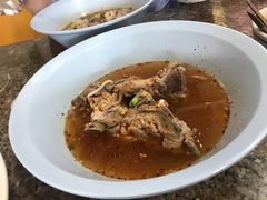 排骨冬阴功汤-马里奥明星猪脚饭