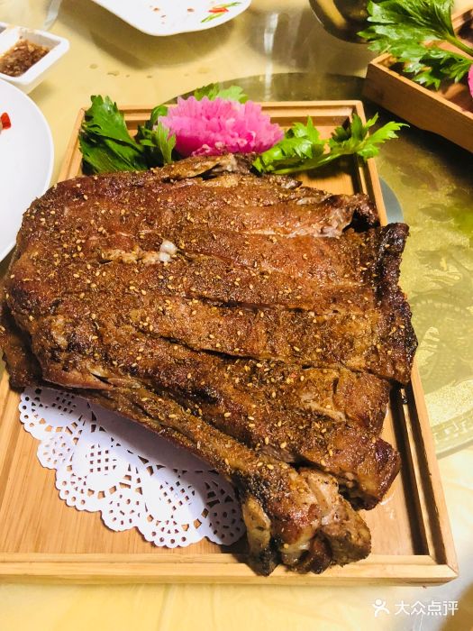 格日勒特色蒙餐烤羊排图片 - 第6张