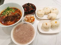 -李与白包子铺(桐梓林店)