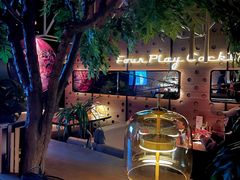 -FOUR PLAY BAR