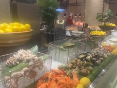 -广州万富希尔顿酒店·感趣自助餐厅·金秋蟹宴生蚝海鲜刺身烧烤